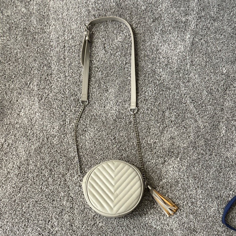 Realer Crossbody Purse for Women Small Round, Tassel, Cream Quilted